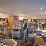 Clayton Hotel Dublin Airport 